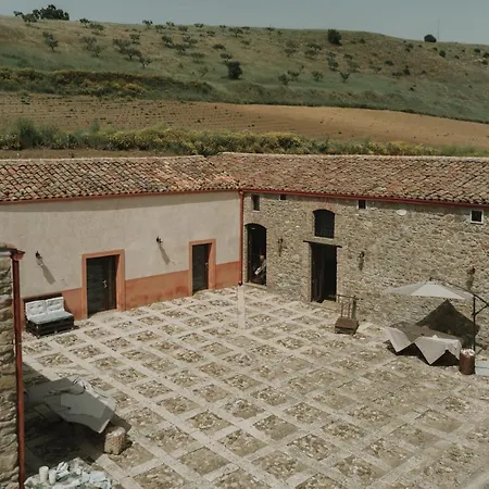 Gospodarstwo agroturystyczne Masseria Baglio Perciata *
